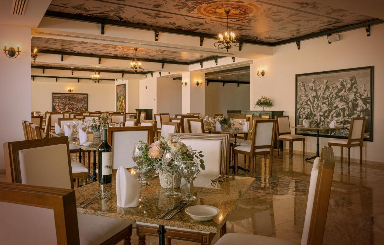 Sensira & Riviera Maya Resort